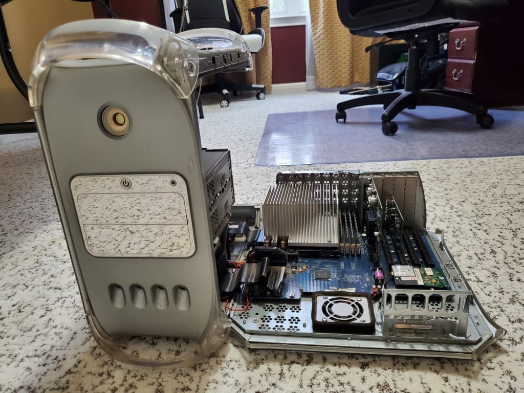 Power Macintosh G4 MDD with Opened Side Door